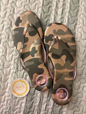 Solei Sea Women’s Camouflage Flip-Flop Sandals - Pink Accents